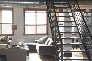 Czy warto mieć w domu schody modułowe?